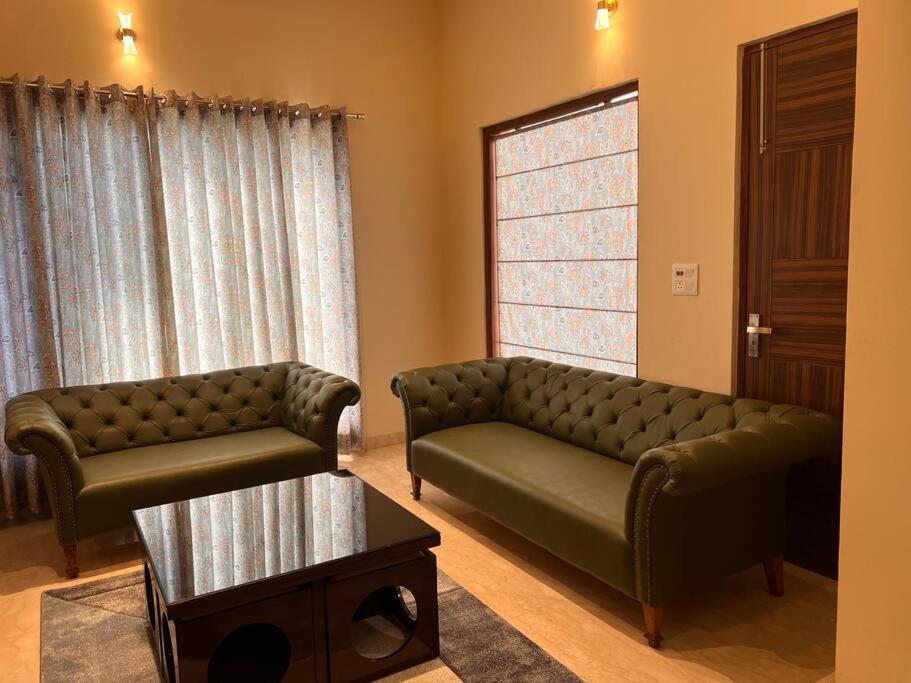 5Bhk Home Away From Home At Ranjit Avenue อัมริตสา ภายนอก รูปภาพ