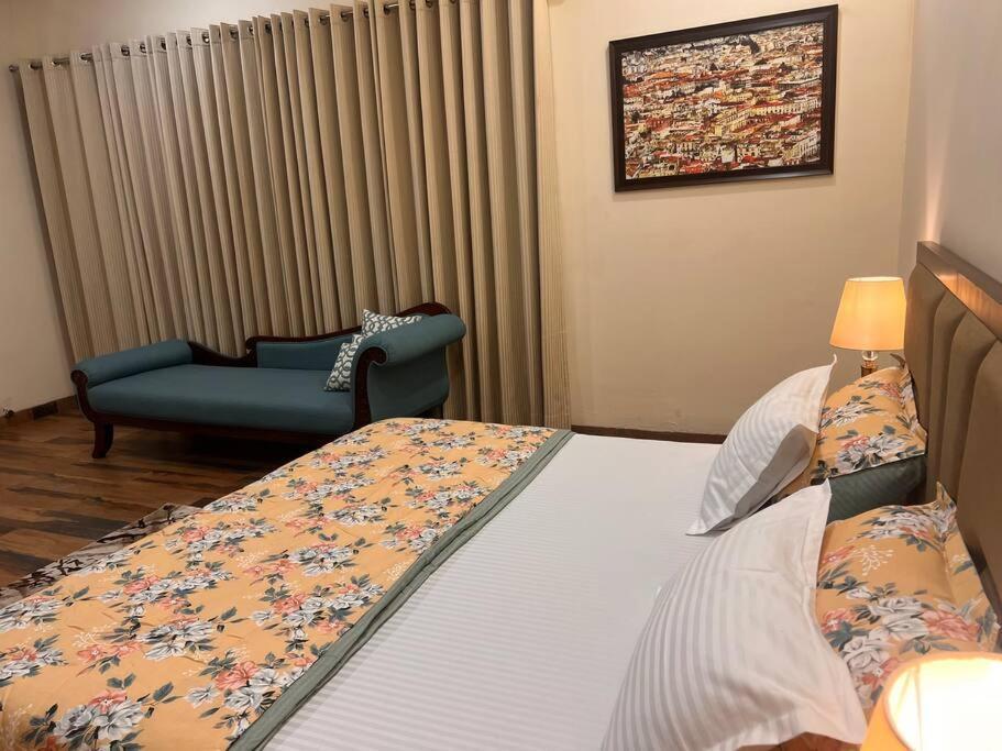 5Bhk Home Away From Home At Ranjit Avenue อัมริตสา ภายนอก รูปภาพ