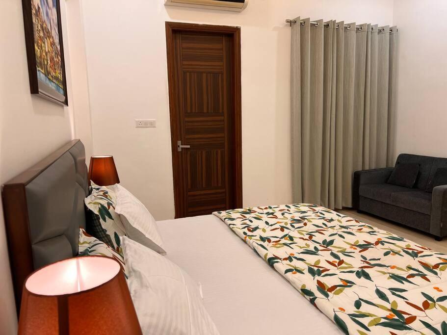 5Bhk Home Away From Home At Ranjit Avenue อัมริตสา ภายนอก รูปภาพ