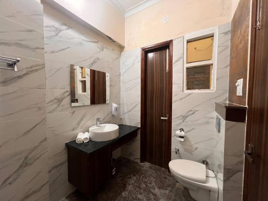 5Bhk Home Away From Home At Ranjit Avenue อัมริตสา ภายนอก รูปภาพ