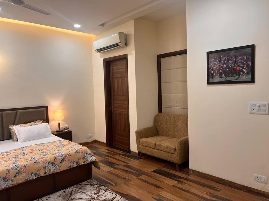 5Bhk Home Away From Home At Ranjit Avenue อัมริตสา ภายนอก รูปภาพ