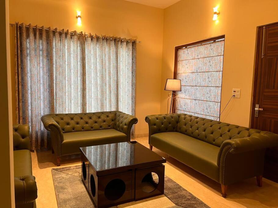 5Bhk Home Away From Home At Ranjit Avenue อัมริตสา ภายนอก รูปภาพ