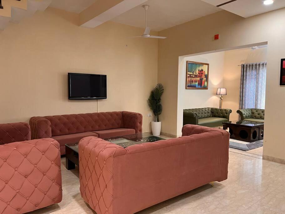 5Bhk Home Away From Home At Ranjit Avenue อัมริตสา ภายนอก รูปภาพ