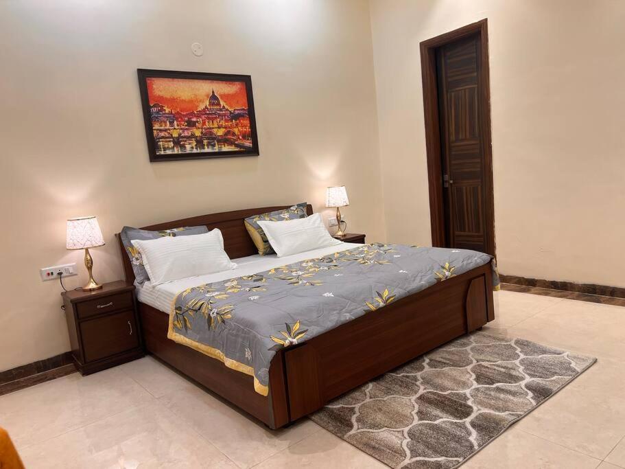 5Bhk Home Away From Home At Ranjit Avenue อัมริตสา ภายนอก รูปภาพ