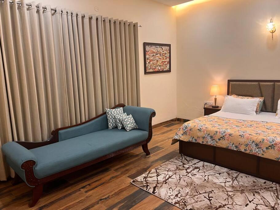 5Bhk Home Away From Home At Ranjit Avenue อัมริตสา ภายนอก รูปภาพ